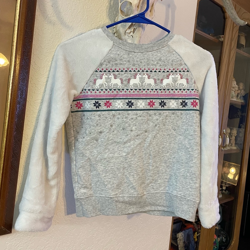 Girls fleece sweatshirt.